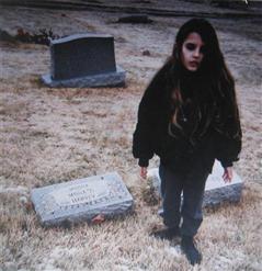 Crystal Castles — Suffocation